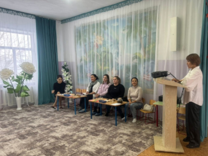 Родительское собрание в средней группе Родительское собрание в средней группе.
